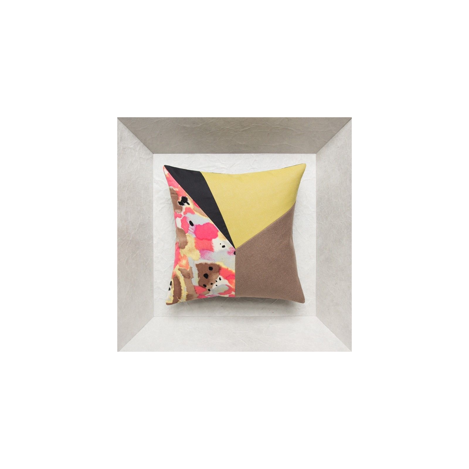 Maison Popineau Arty cushion 32